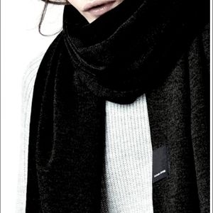 NWT Canada Goose Black scarf